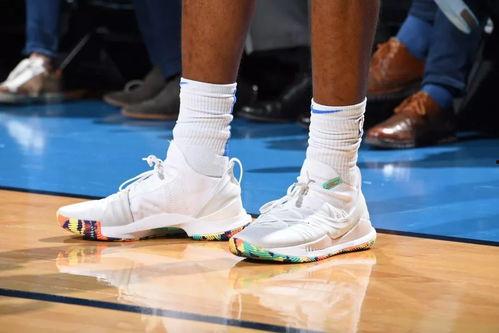 明星脚磨破了图片,揭秘明星脚磨破的幕后故事